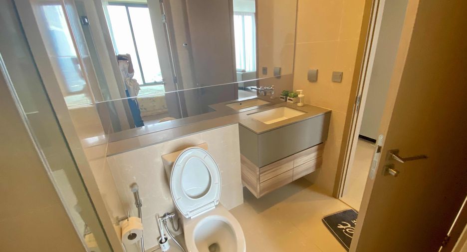 For rent 2 bedrooms condo in Watthana, Bangkok