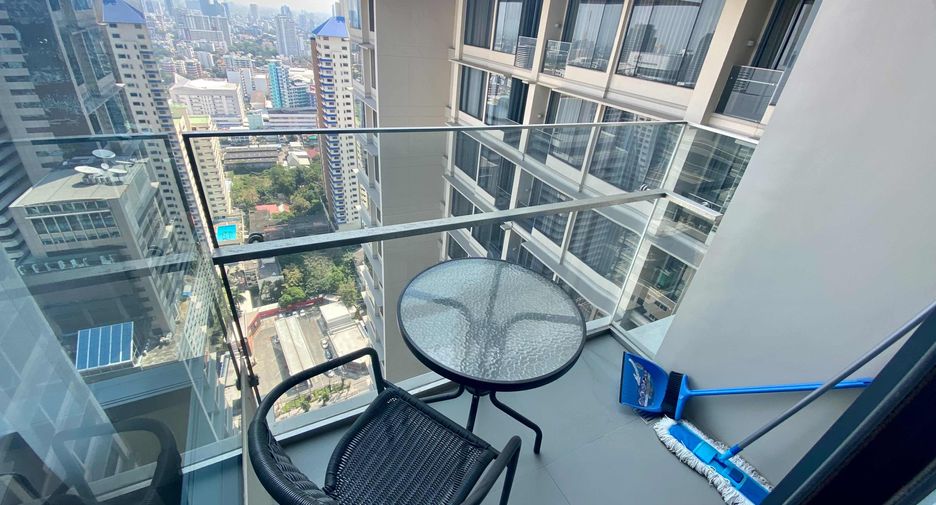 For rent 2 bedrooms condo in Watthana, Bangkok