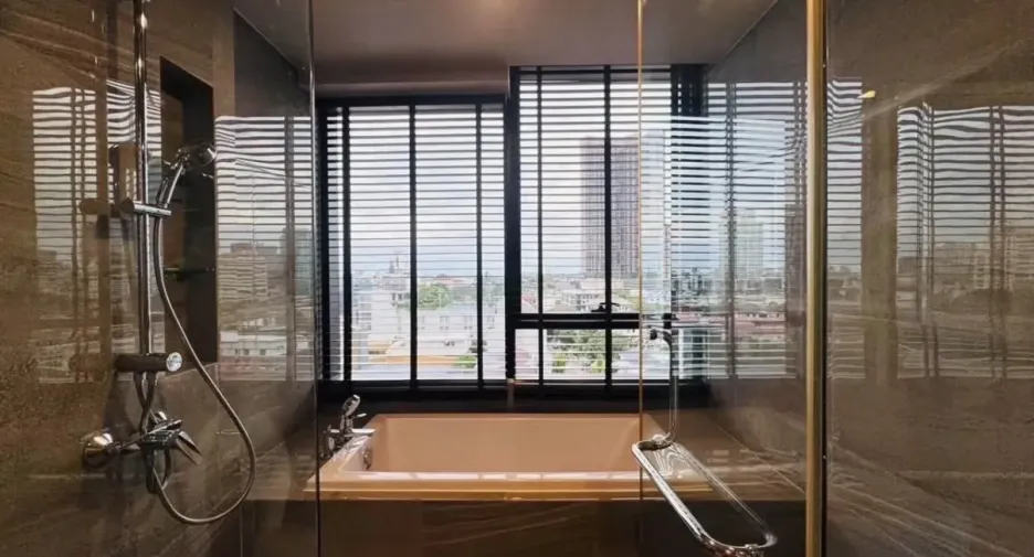 For rent 1 bed condo in Khlong Toei, Bangkok