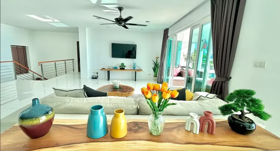 À louer 4 chambres condo 