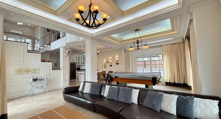 For sale and for rent 5 bedrooms house in Mueang Chiang Mai, Chiang Mai