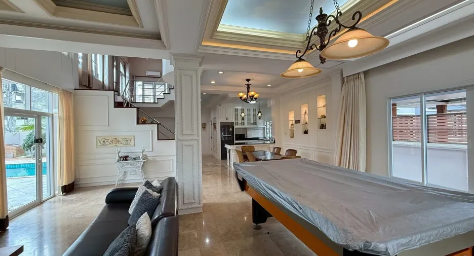 For sale and for rent 5 bedrooms house in Mueang Chiang Mai, Chiang Mai