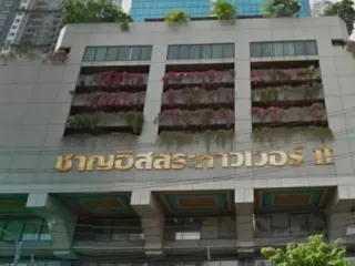 Oficina en venta y en alquiler en Watthana, Bangkok