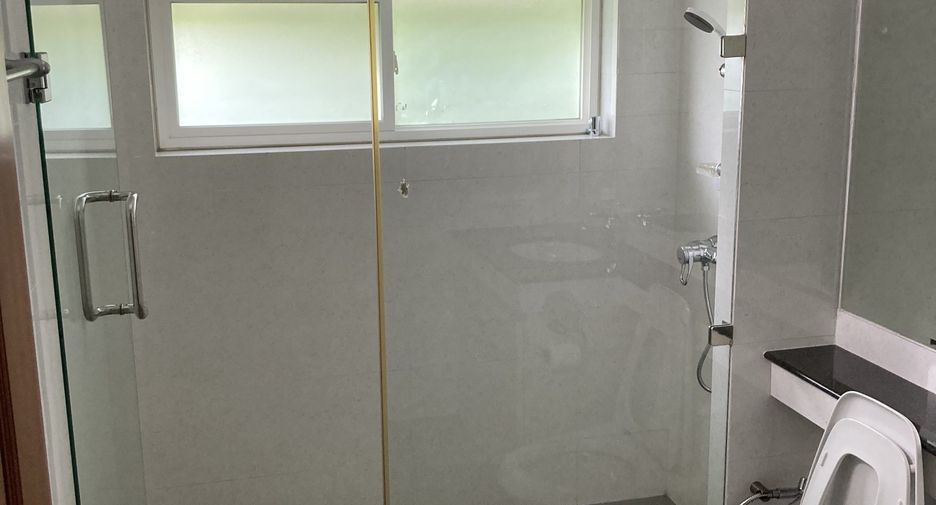 Haus zur Miete mit 4 Zimmer in Bang Phli, Samut Prakan