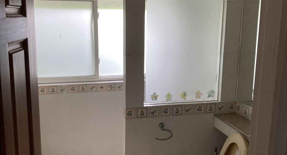 Haus zur Miete mit 4 Zimmer in Bang Phli, Samut Prakan