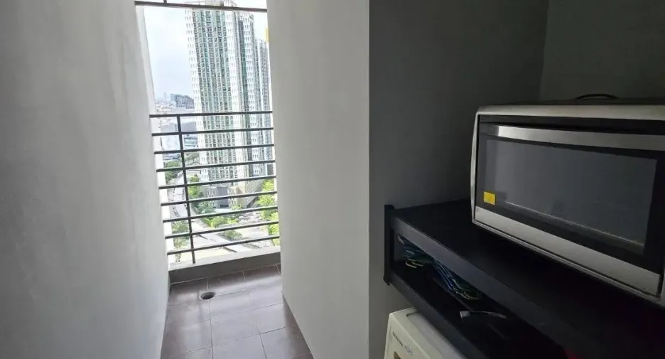 For sale and for rent 1 bed condo in Huai Khwang, Bangkok