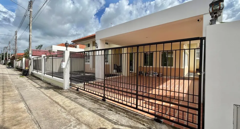 For rent 3 bedrooms house in Mueang Phuket, Phuket