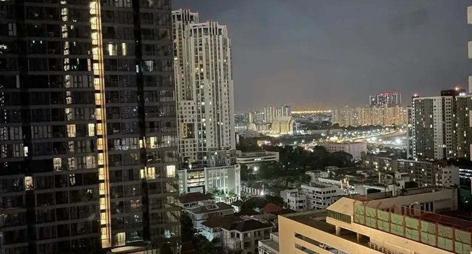 Wohnung zur Miete mit 1 Zimmer in Huai Khwang, Bangkok