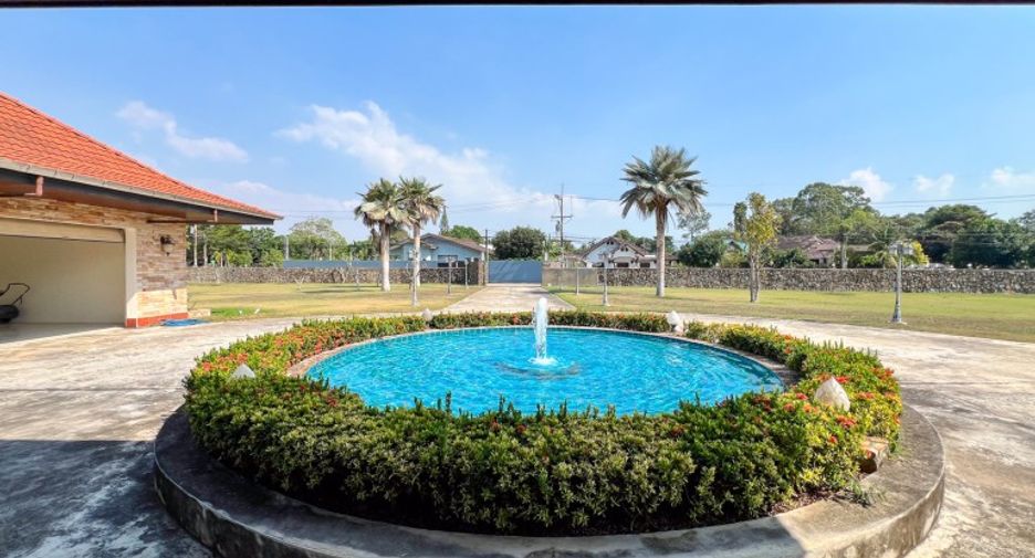 出售 5 卧室 独立屋 在 Huai Yai, 芭提雅