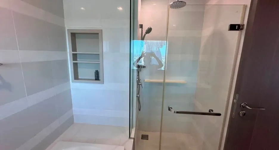 ขาย และ ให้เช่า 2 ห้องนอน คอนโด ใน คลองเตย, กรุงเทพฯ