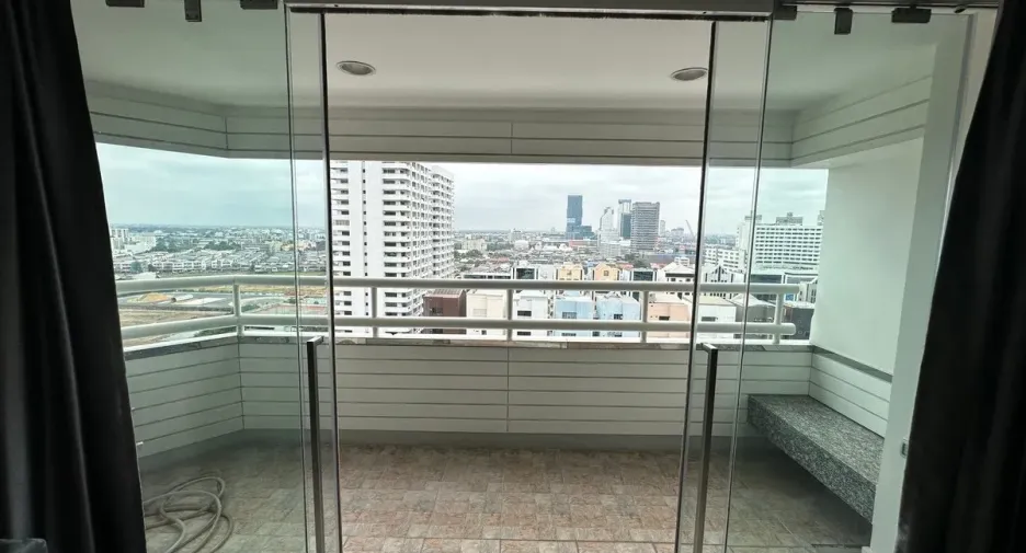 For rent 2 bedrooms condo in Bang Na, Bangkok