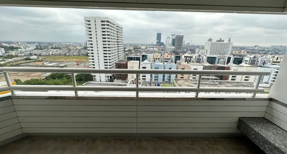 For rent 2 bedrooms condo in Bang Na, Bangkok