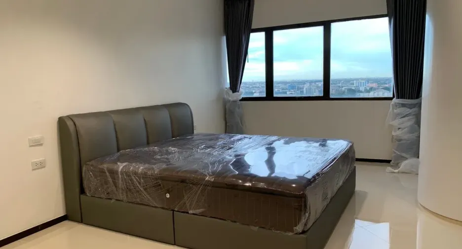 For rent 2 bedrooms condo in Bang Na, Bangkok