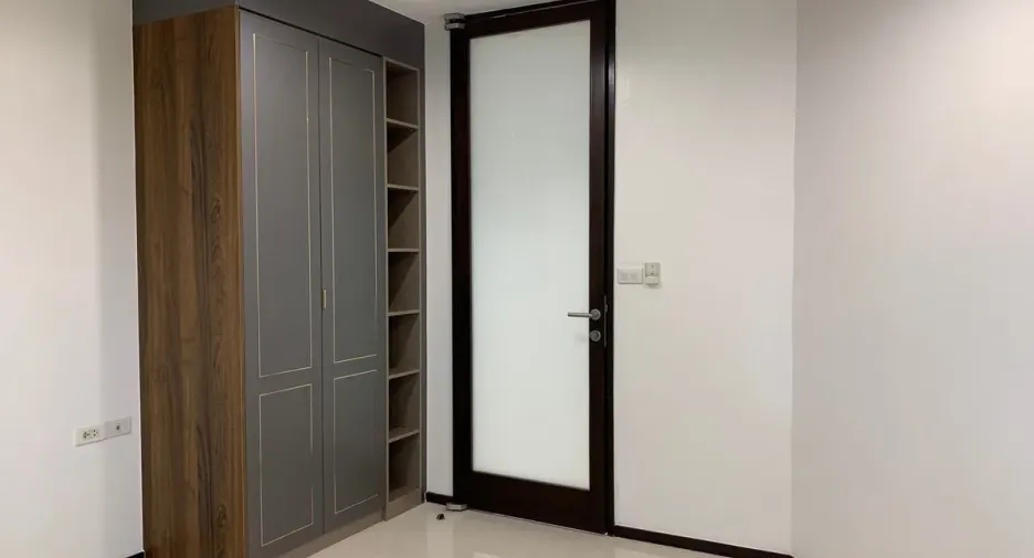 For rent 2 bedrooms condo in Bang Na, Bangkok