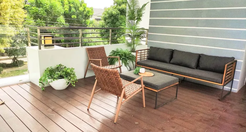 Casa en venta y en alquiler de 5 habitaciones en Lat Krabang, Bangkok