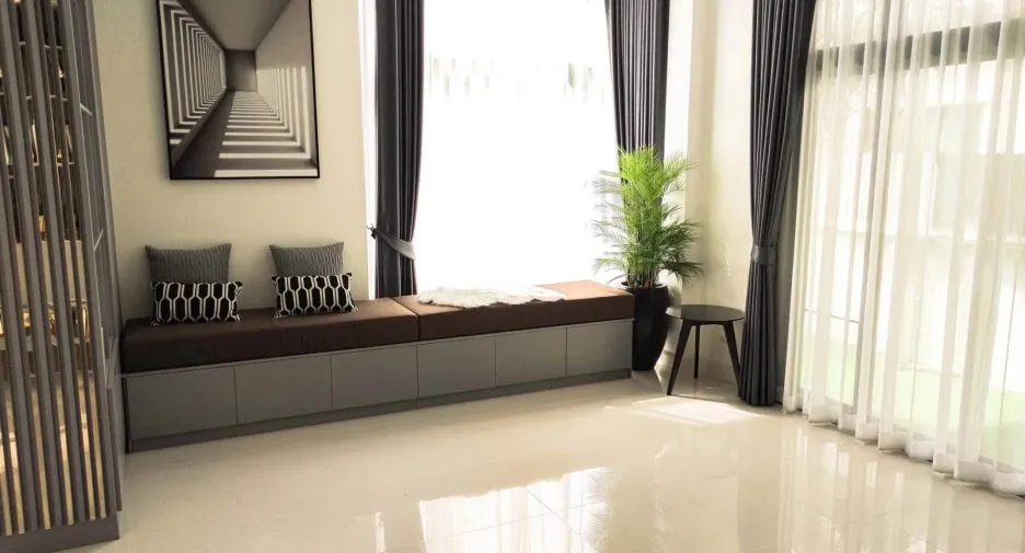 Casa en venta y en alquiler de 5 habitaciones en Lat Krabang, Bangkok
