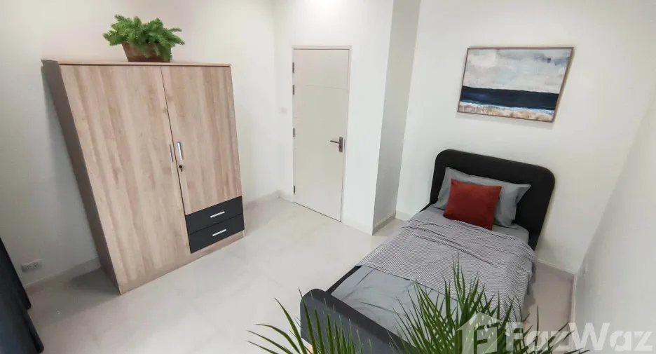 Casa en venta y en alquiler de 5 habitaciones en Lat Krabang, Bangkok