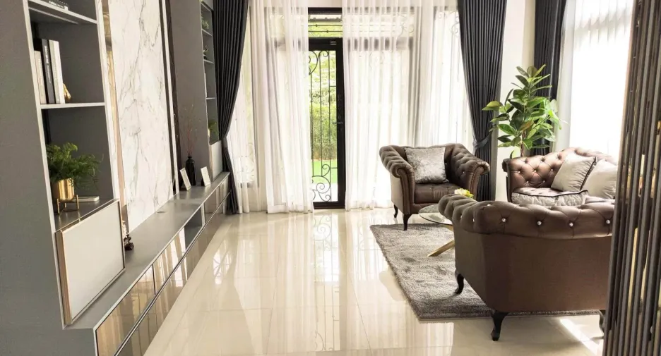 Casa en venta y en alquiler de 5 habitaciones en Lat Krabang, Bangkok