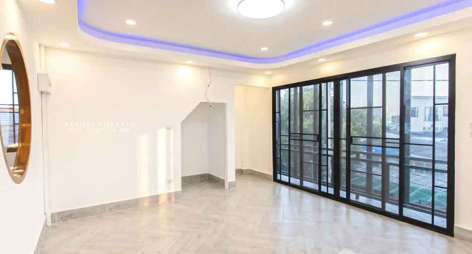 Casa en venta de 7 habitaciones en Huai Khwang, Bangkok