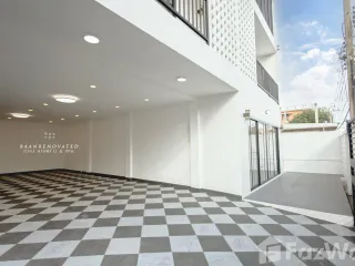 Casa en venta de 7 habitaciones en Huai Khwang, Bangkok