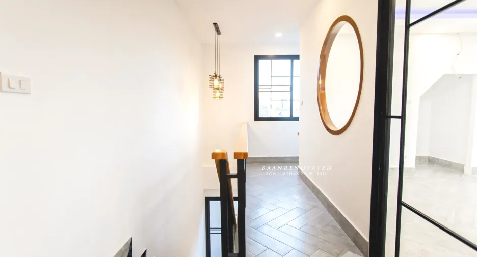 Casa en venta de 7 habitaciones en Huai Khwang, Bangkok