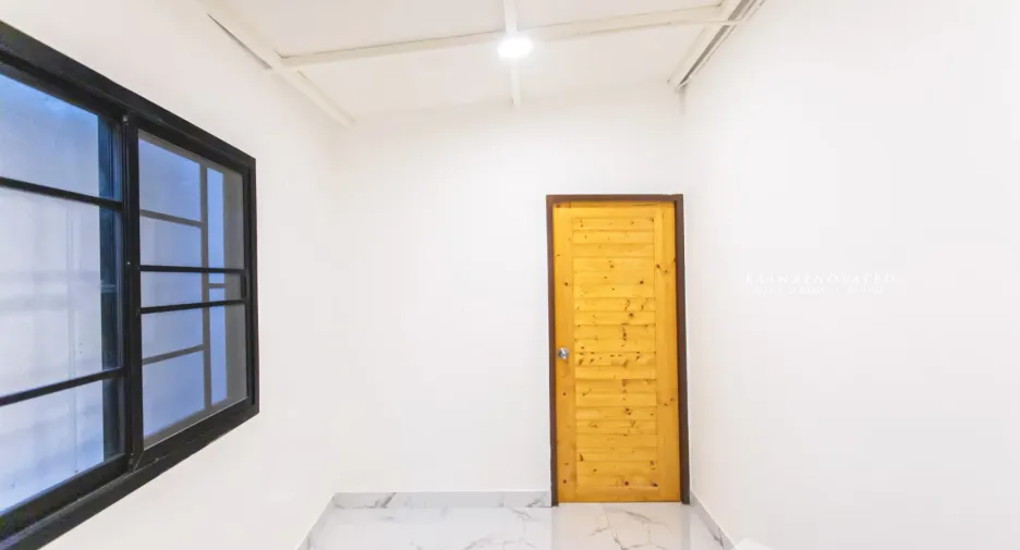 Casa en venta de 7 habitaciones en Huai Khwang, Bangkok