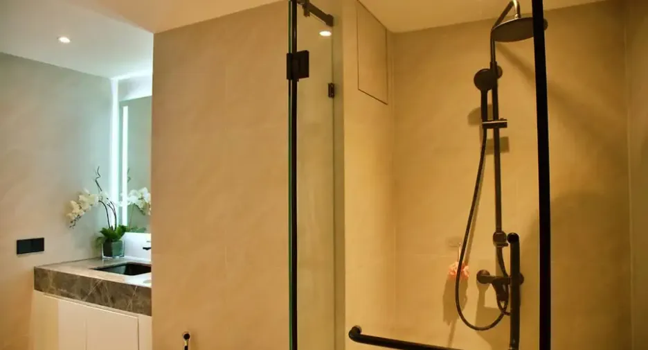 For sale 4 bedrooms condo in Watthana, Bangkok