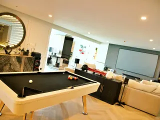 For sale 4 bedrooms condo in Watthana, Bangkok