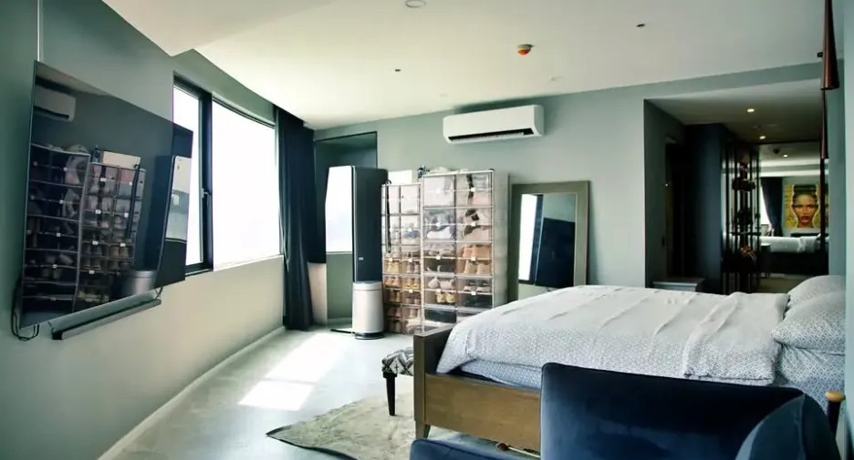 For sale 4 bedrooms condo in Watthana, Bangkok