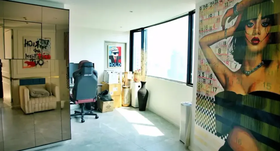 For sale 4 bedrooms condo in Watthana, Bangkok
