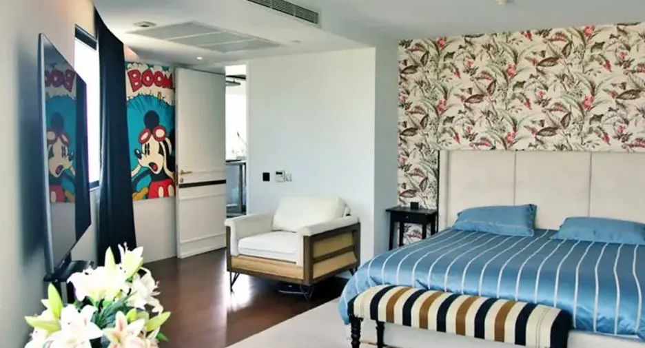 For sale 4 bedrooms condo in Watthana, Bangkok