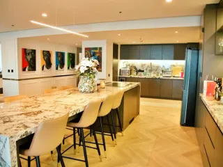 For sale 4 bedrooms condo in Watthana, Bangkok