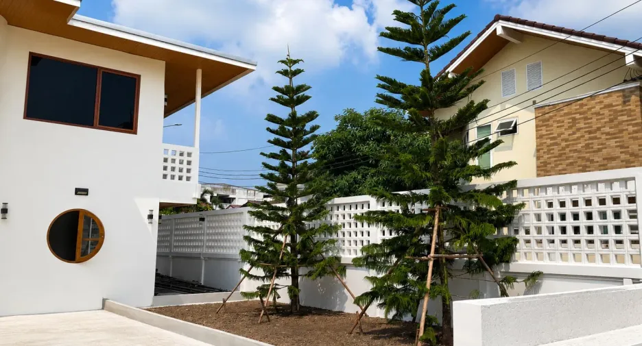 For sale 3 bedrooms house in Wang Thonglang, Bangkok
