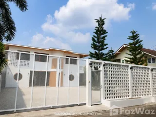 For sale 3 bedrooms house in Wang Thonglang, Bangkok