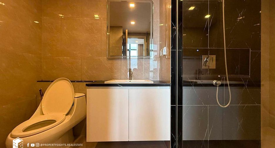 For rent 4 bedrooms condo in Huai Khwang, Bangkok