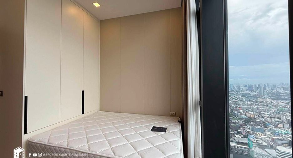 For rent 4 bedrooms condo in Huai Khwang, Bangkok