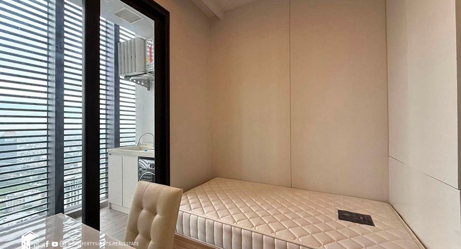For rent 4 bedrooms condo in Huai Khwang, Bangkok