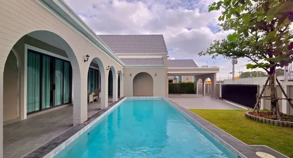 Villa en venta de 3 habitaciones en Bang Lamung, Chonburi