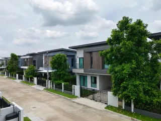 出租 4 卧室 独立屋 在 Khlong Luang, Pathum Thani