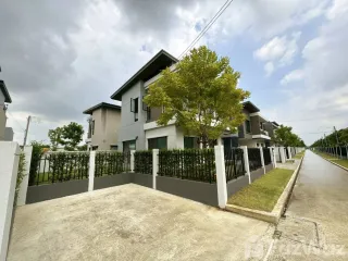 出租 4 卧室 独立屋 在 Khlong Luang, Pathum Thani