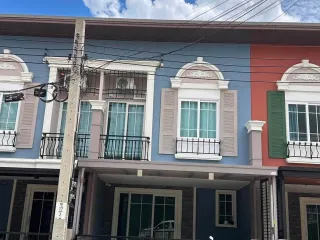 For rent 4 bedrooms townhouse in Mueang Nonthaburi, Nonthaburi
