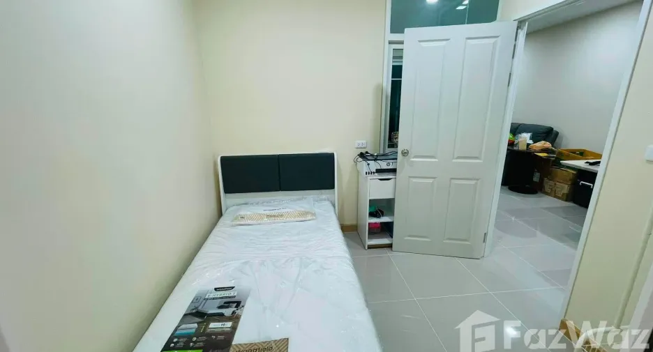 For rent 4 bedrooms townhouse in Mueang Nonthaburi, Nonthaburi