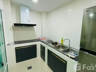 For rent 4 bedrooms townhouse in Mueang Nonthaburi, Nonthaburi