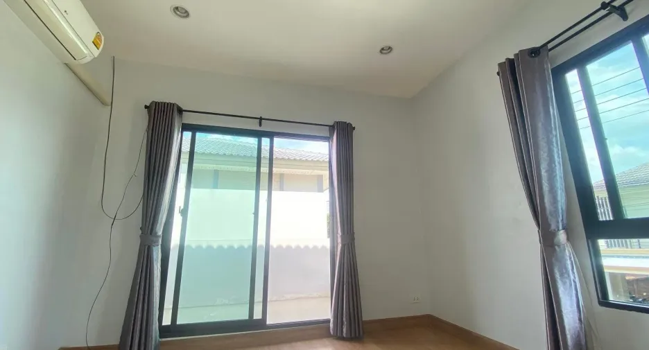 出租 3 卧室 独立屋 在 Mueang Pathum Thani, Pathum Thani