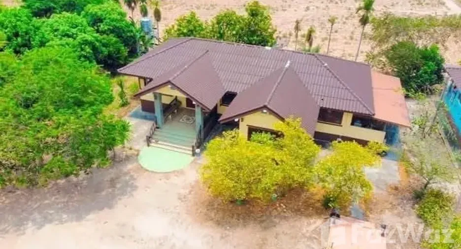Casa en venta de 4 habitaciones en Nikhom Phatthana, Rayong