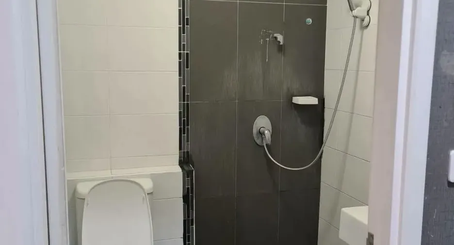 For rent 3 bedrooms townhouse in Mueang Nonthaburi, Nonthaburi