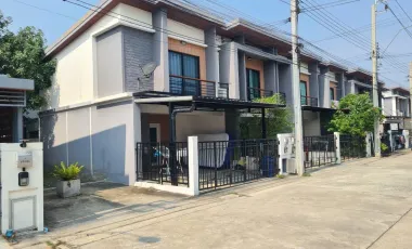 For rent 3 bedrooms townhouse in Mueang Nonthaburi, Nonthaburi