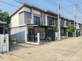 For rent 3 bedrooms townhouse in Mueang Nonthaburi, Nonthaburi