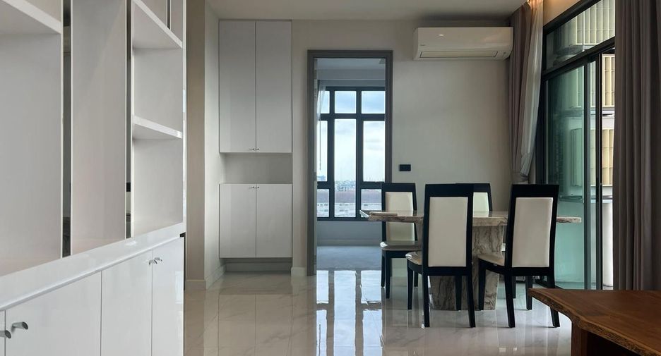For sale 2 bedrooms condo in Phra Khanong, Bangkok