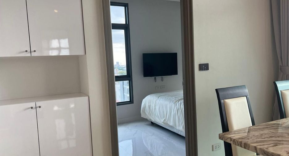 For sale 2 bedrooms condo in Phra Khanong, Bangkok